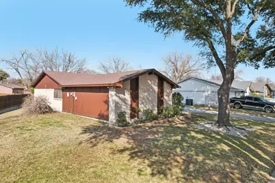 326 E Ferndale Lane, Grand Prairie, TX 75052 - Photo 25
