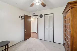 326 E Ferndale Ln, Grand Prairie, TX 75052 - Photo 17