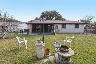 326 E Ferndale Ln, Grand Prairie, TX 75052 - Photo 23