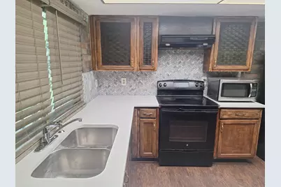 326 E Ferndale Lane, Grand Prairie, TX 75052 - Photo 3