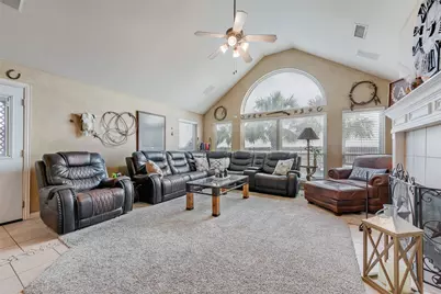 2435 Beachview Drive, Grand Prairie, TX 75054 - Photo 9