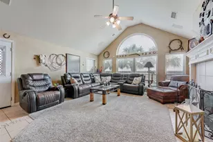 2435 Beachview Dr, Grand Prairie, TX 75054 - Photo 9