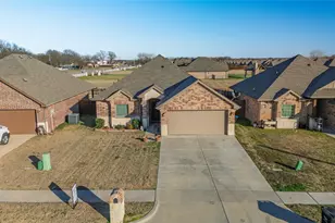 8515 Larry Ct, Greenville, TX 75402 - Photo 3