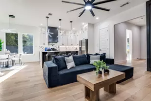 1700 Carriage Creek Dr, DeSoto, TX 75115 - Photo 3