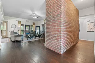 117 William Wallace Dr, Burleson, TX 76028 - Photo 5