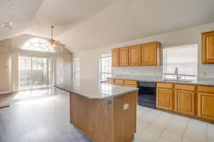 701 Cross Ridge Circle N, Fort Worth, TX 76120 - Photo 11