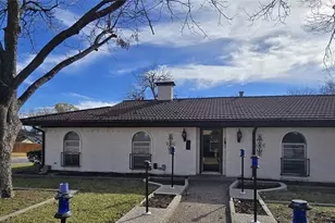 3401 Glenmont Dr, Fort Worth, TX 76133 - Photo 3