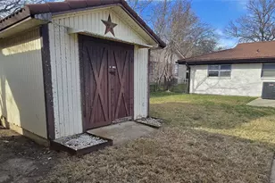 3401 Glenmont Dr, Fort Worth, TX 76133 - Photo 13