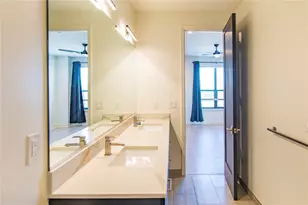 2000 Park Ave, Dallas, TX 75215 - Photo 17