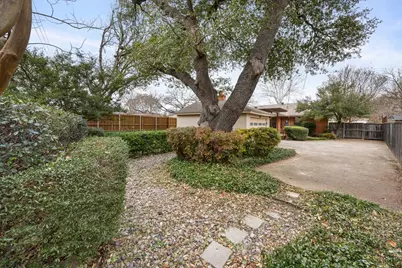 10524 Coleridge Street, Dallas, TX 75218 - Photo 31