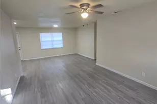 605 Colgate Dr, Lancaster, TX 75134 - Photo 3