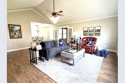 2152 Sommerfeld Drive, Waco, TX 76705 - Photo 5