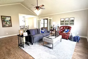 2152 Sommerfeld Dr, Waco, TX 76705 - Photo 5