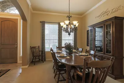 8008 Comstock Drive, Arlington, TX 76001 - Photo 7