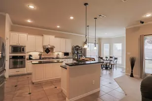 8008 Comstock Dr, Arlington, TX 76001 - Photo 9