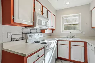 827 W Harwood Rd, Hurst, TX 76054 - Photo 15