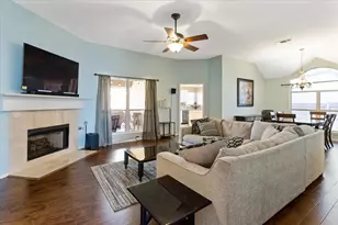 905 Forest Hollow Dr, Hurst, TX 76053 - Photo 5