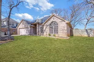 905 Forest Hollow Dr, Hurst, TX 76053 - Photo 3