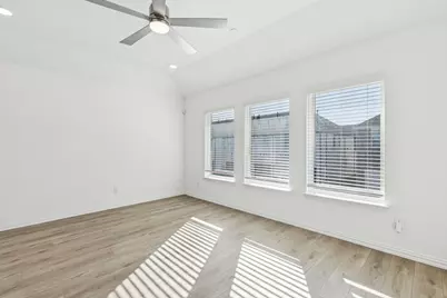 5250 Springlake Parkway, Haltom City, TX 76117 - Photo 15