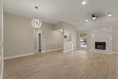 1129 Harvest Hill Lane, Lancaster, TX 75146 - Photo 5