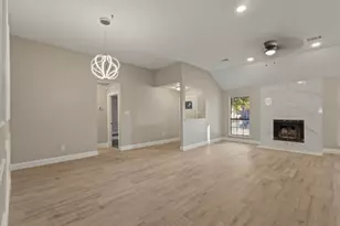 1129 Harvest Hill Ln, Lancaster, TX 75146 - Photo 5