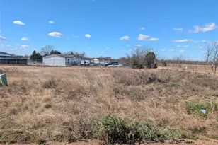 272 Victory Dr, Mabank, TX 74147 - Photo 1