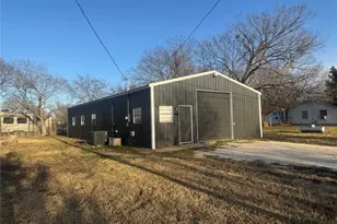 5541 Third St, Nevada, TX 75173 - Photo 1