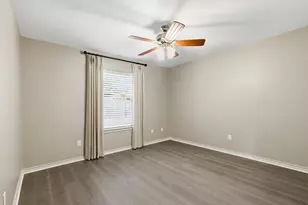 500 Cheyenne Ct S, Irving, TX 75062 - Photo 11