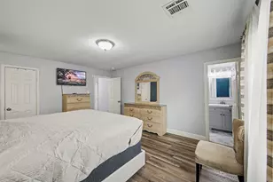 1204 Steinburg Ln, Fort Worth, TX 76134 - Photo 15