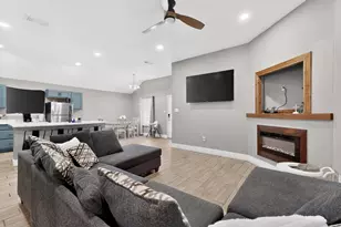 1006 W Brown St, Ennis, TX 75119 - Photo 5