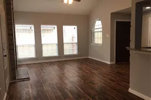 2124 Avignon Dr, Carrollton, TX 75007 - Photo 3