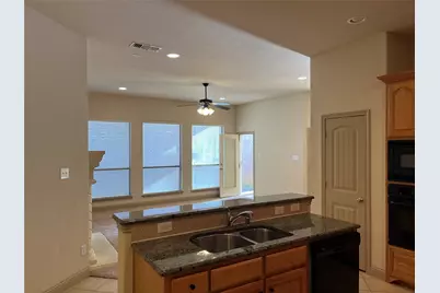 817 La Cima, Irving, TX 75039 - Photo 11