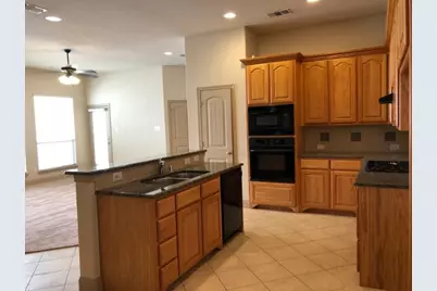 817 La Cima, Irving, TX 75039 - Photo 5