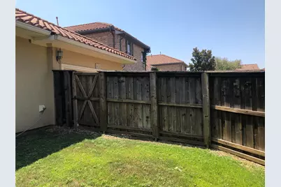 817 La Cima, Irving, TX 75039 - Photo 17