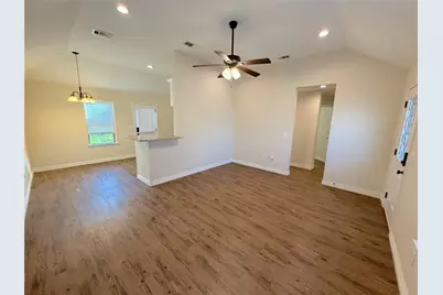 1108 W Day Street, Denison, TX 75020 - Photo 5