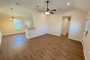 1108 W Day St, Denison, TX 75020 - Photo 5