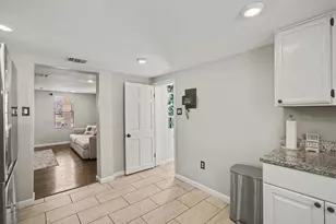 3817 E 1st St, Fort Worth, TX 76111 - Photo 9