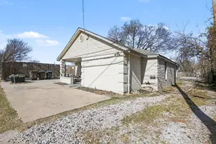 3817 E 1st St, Fort Worth, TX 76111 - Photo 5