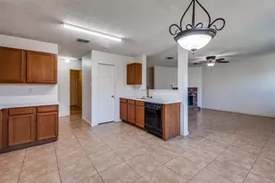 8402 Olivia Meadow Dr, Arlington, TX 76002 - Photo 5