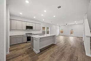 329 Amberville Dr, Red Oak, TX 75154 - Photo 3