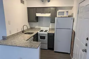 2301 Balsam Dr, Arlington, TX 76006 - Photo 5