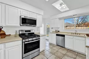 7117 Isle Royale Dr, Fort Worth, TX 76137 - Photo 9