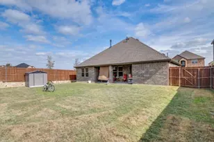 6433 Bon Fire Dr, Garland, TX 75043 - Photo 17