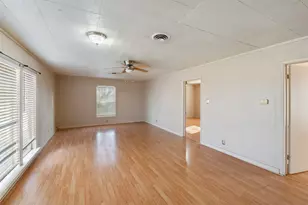 220 Hillcrest Dr, Tool, TX 75143 - Photo 7