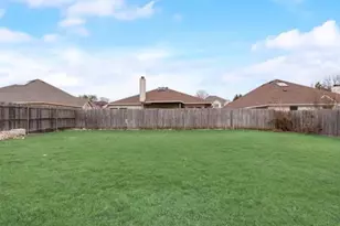 1119 Gaines Mills Rd, Grand Prairie, TX 75052 - Photo 17