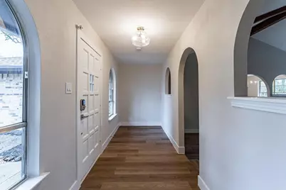 2105 Castle Oaks Drive, Arlington, TX 76012 - Photo 13