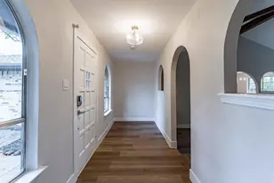 2105 Castle Oaks Dr, Arlington, TX 76012 - Photo 13