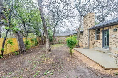 2105 Castle Oaks Drive, Arlington, TX 76012 - Photo 31