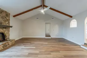 2105 Castle Oaks Dr, Arlington, TX 76012 - Photo 15