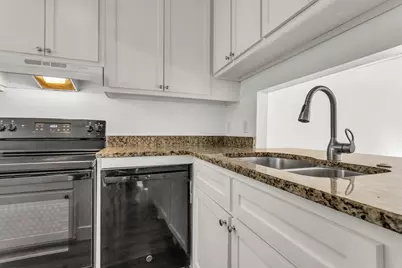 954 S Weatherred Drive, Richardson, TX 75080 - Photo 3